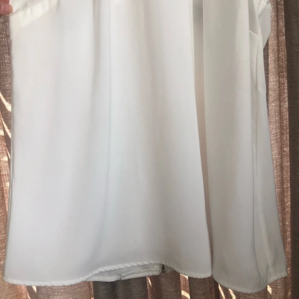 41 Hawthorn White Scalloped Racerback Tank Top